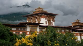 10 Fakta Unik Bhutan, Negara yang Mengutamakan Kebahagiaan Penduduk